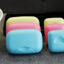 INVEESfzh Soap Dish Plastic Travel Soap Box With Lock, Mini Portable Soap Box, Creative Sealed Soap Box With Lid, Waterproof And Lid